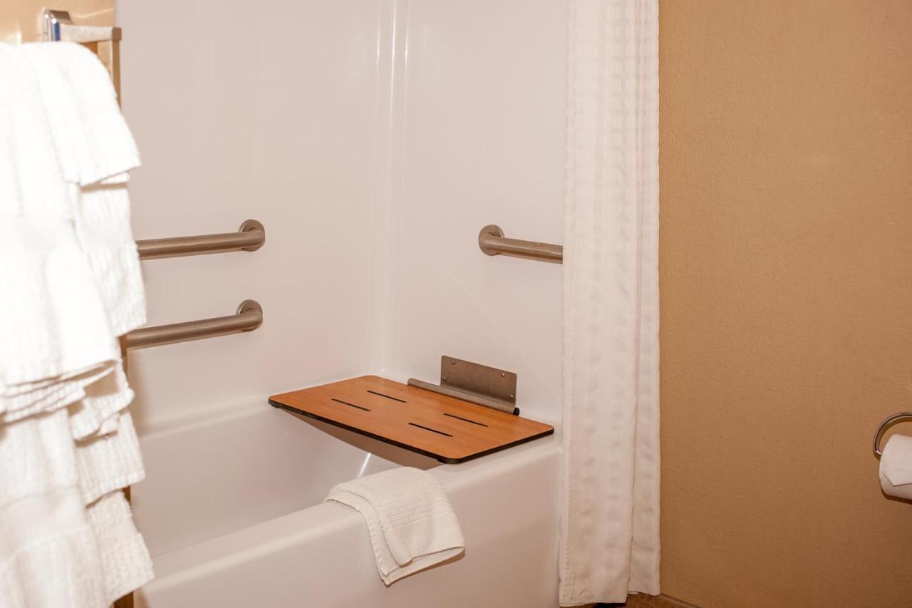 Candlewood Suites - Logan מראה חיצוני תמונה