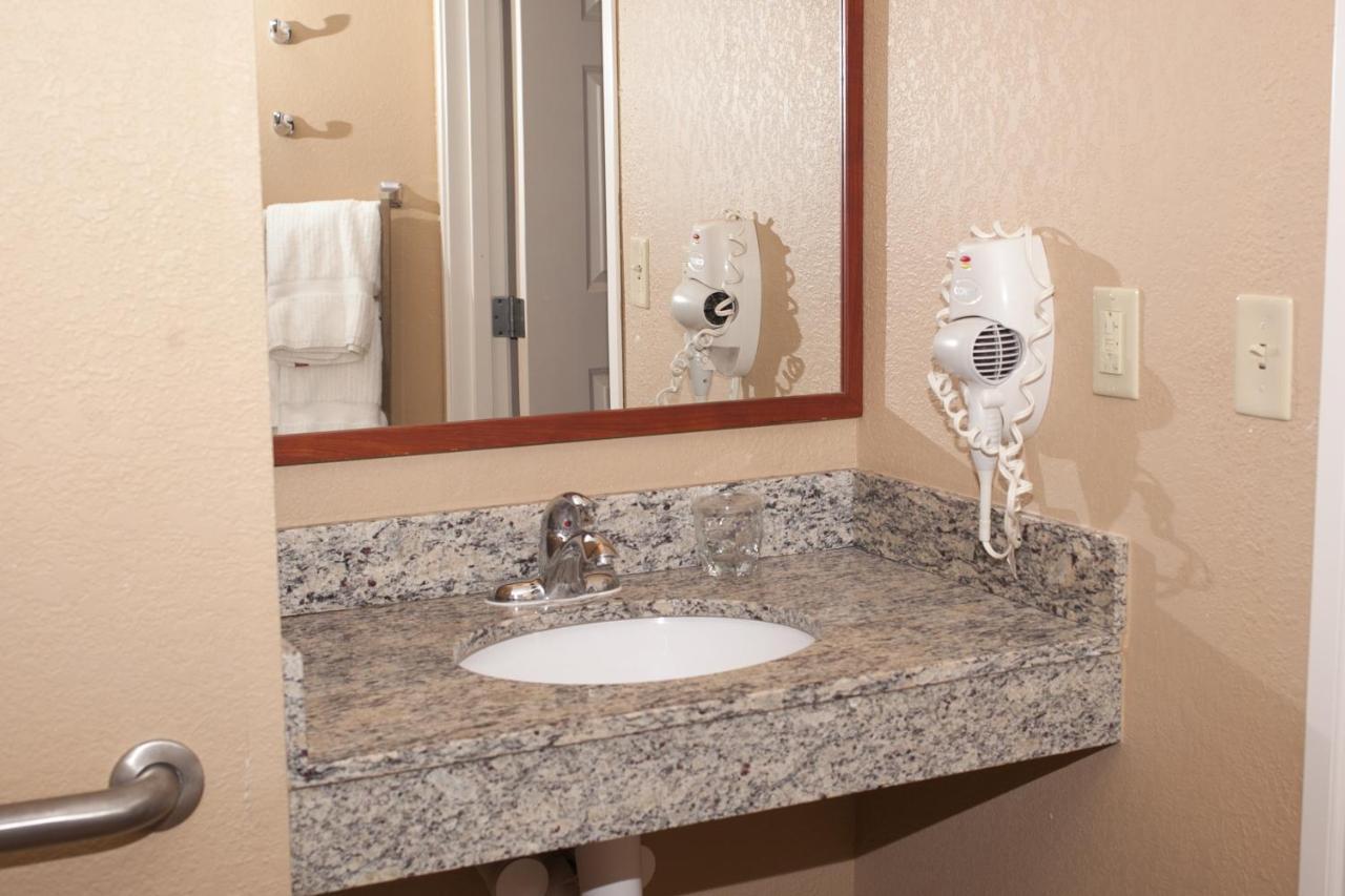 Candlewood Suites - Logan מראה חיצוני תמונה